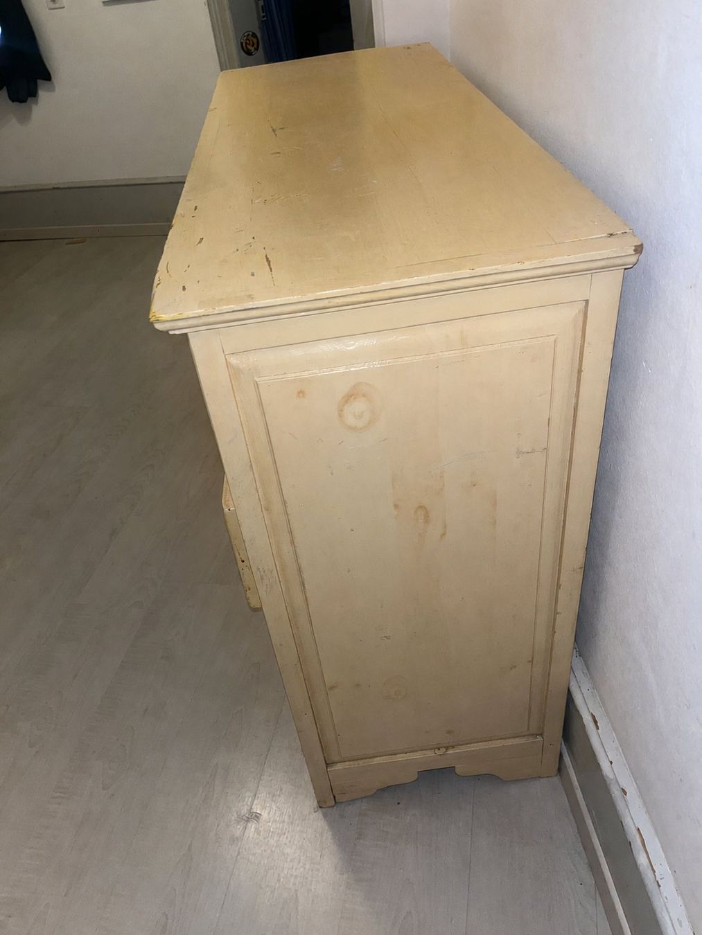 Cassettiere: Vintage Shabby Chic Kommode in Creme – Usato da Solothurn venduto da HH91 1