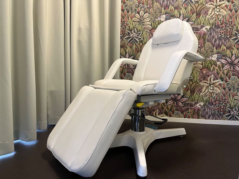 Lettini & sedie per cosmetici: Kosmetik Liegestuhl – Nuovo (secondo la descrizione) da Luzern venduto da Schmuckoutlet 1