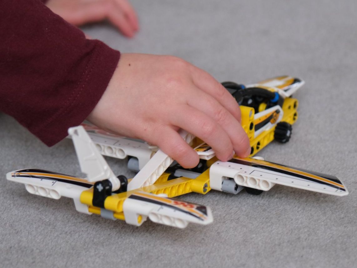 Lego Kit di costruzioni: Lego Technic set 42044 Düsenflugzeug / Avion – Usato da Nyon venduto da JJZA 5