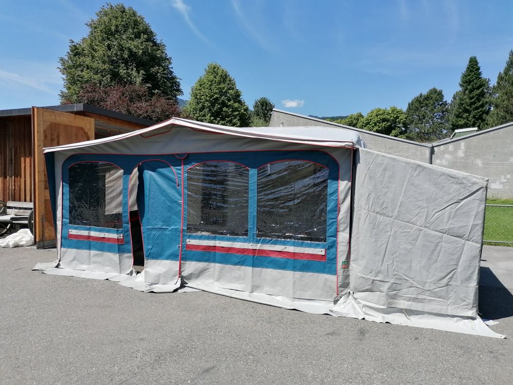Vorzelte & Markisen: Wohnwagenvorzelt Jubile mit Erkeranbau 905cm Umlauf – Gebraucht aus Oberriet SG von clematis01