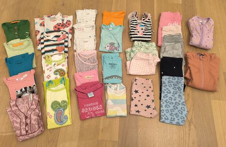Mädchen Kleider Paket Gr. 104 Frühling / Sommer (31 Teile)