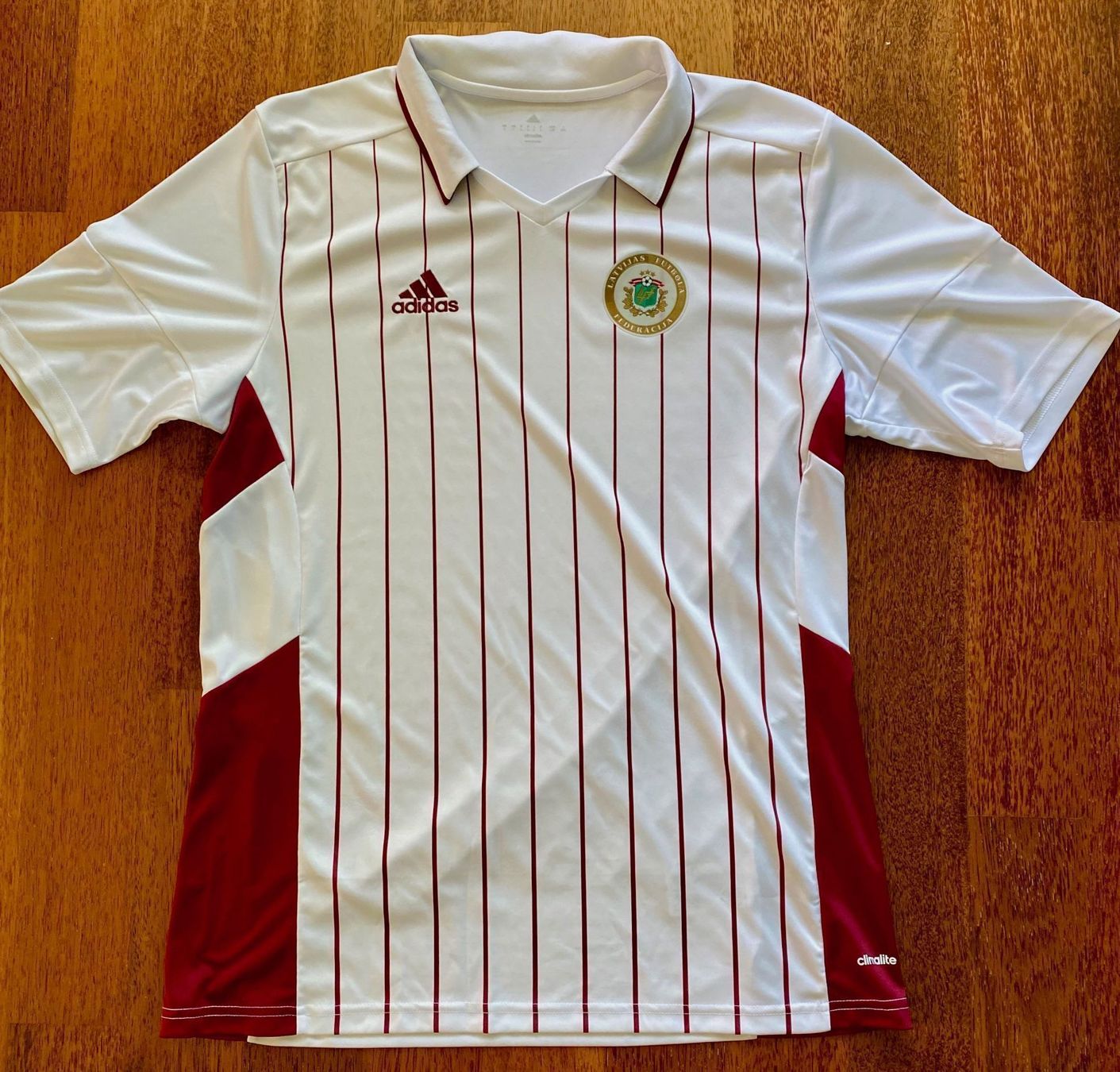 Adidas Leibchen & Hosen: Lettland away Shirt - Saison 2016 – Neu (gemäss Beschreibung) aus Hermetschwil-Staffeln von Beat131