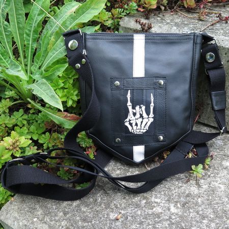 Motorrad Handytasche, schwarzes Pferdeleder, handgemacht