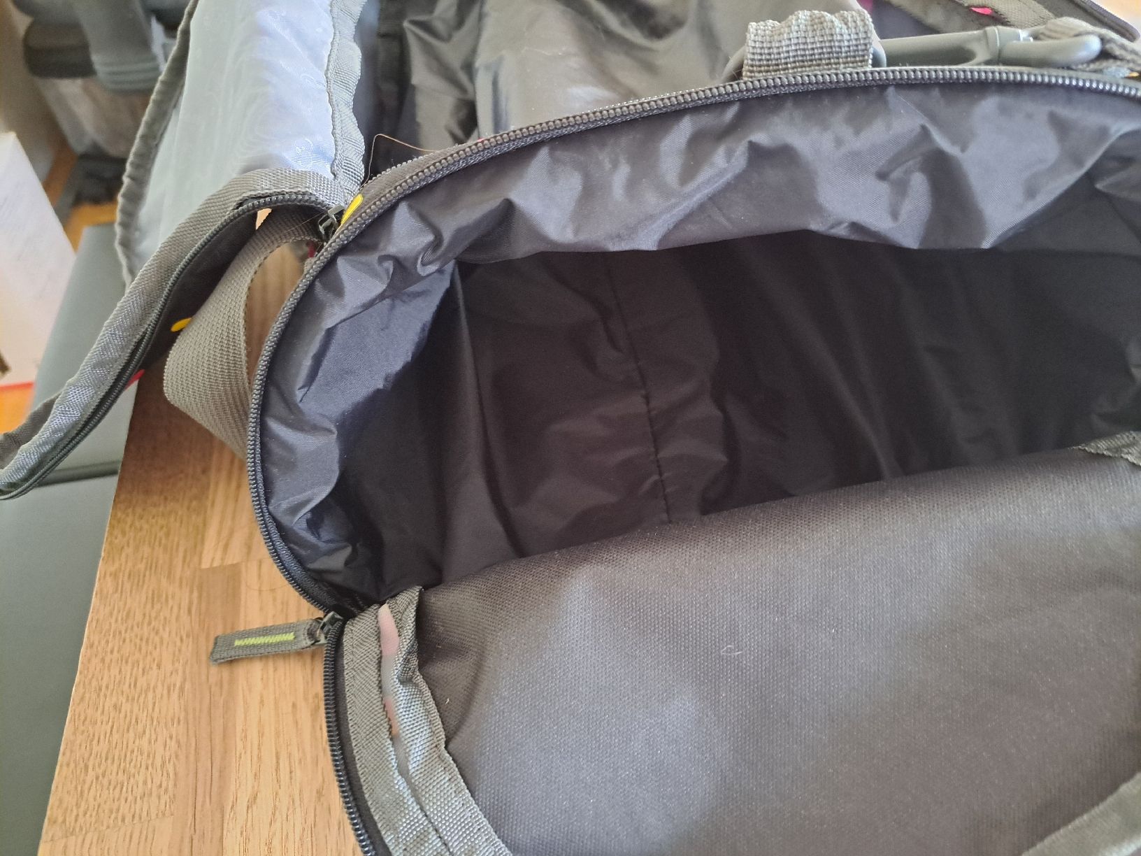 Coocazoo Borse & Zaini: Coocazoo Schulrucksack Set zu verkaufen – Usato da Münsingen venduto da chrigu212 5