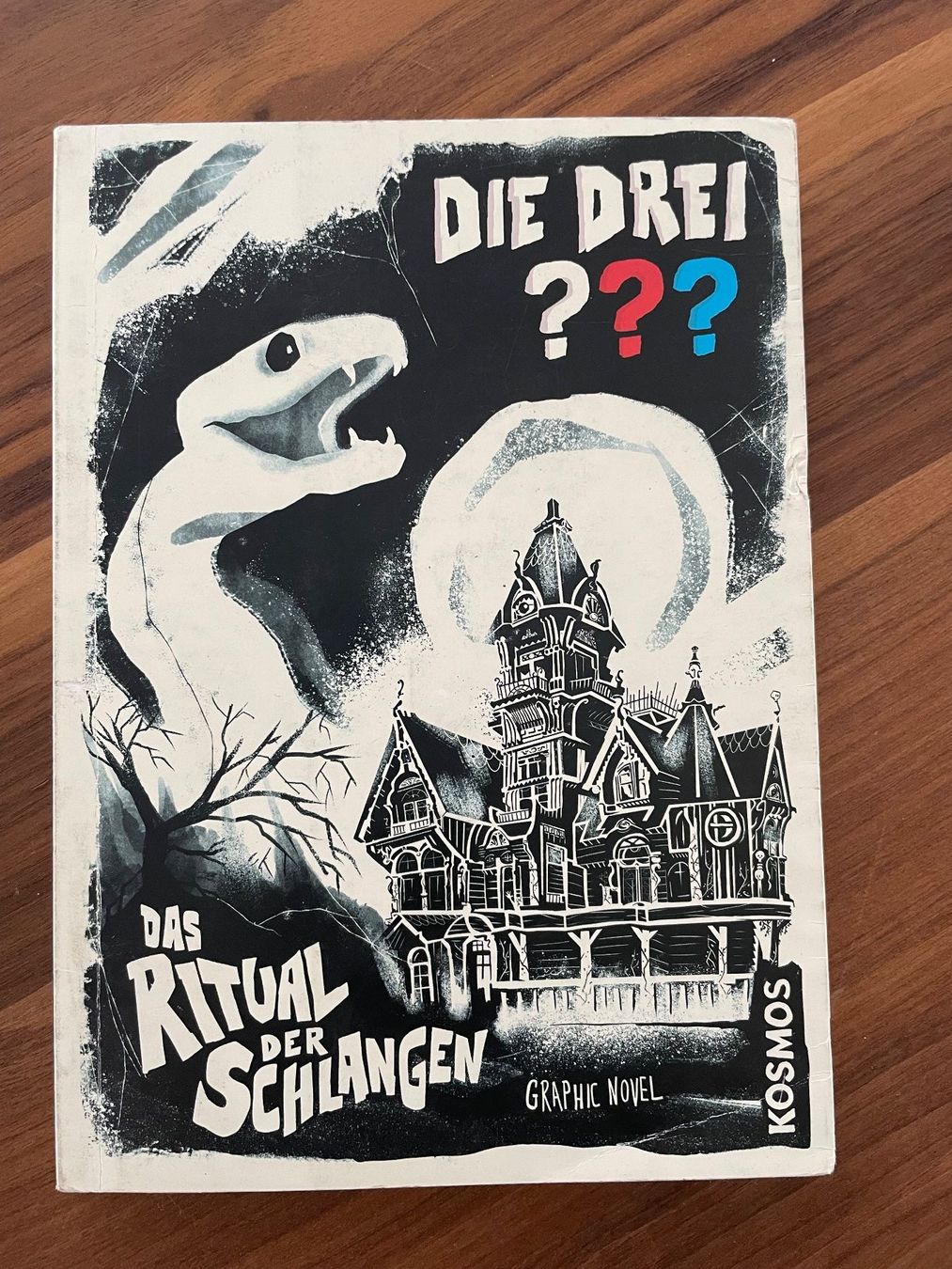 Libri: Die drei ??? Das Ritual der Schlangen (Comic) – Usato da Neftenbach venduto da hochulmr