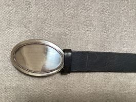 Gürtel d.blau Leder oval Schnalle silber gebraucht L 95 cm