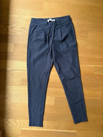 schön und bequen - Hose von ICHI, Grösse XS