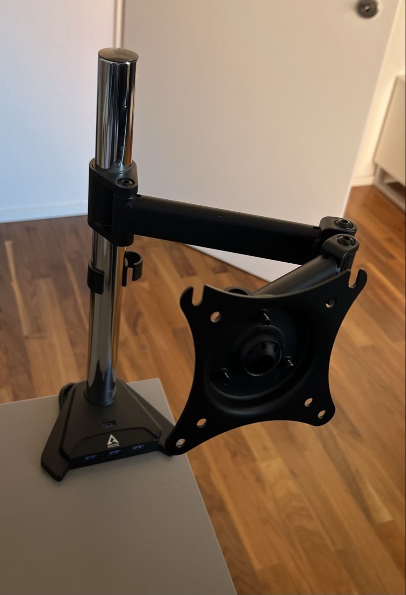 Staffa per monitor: Monitor Halterung Arctic Z1 Pro Gen 3 – Usato da Langenthal venduto da ryback99