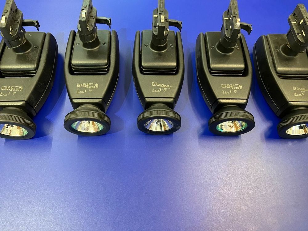 Lampade: 5 Stück AEG Strato-Halogen Strahler mit 3-Ph. Adapter – Usato da Neunkirch venduto da liquidationen_8152 1