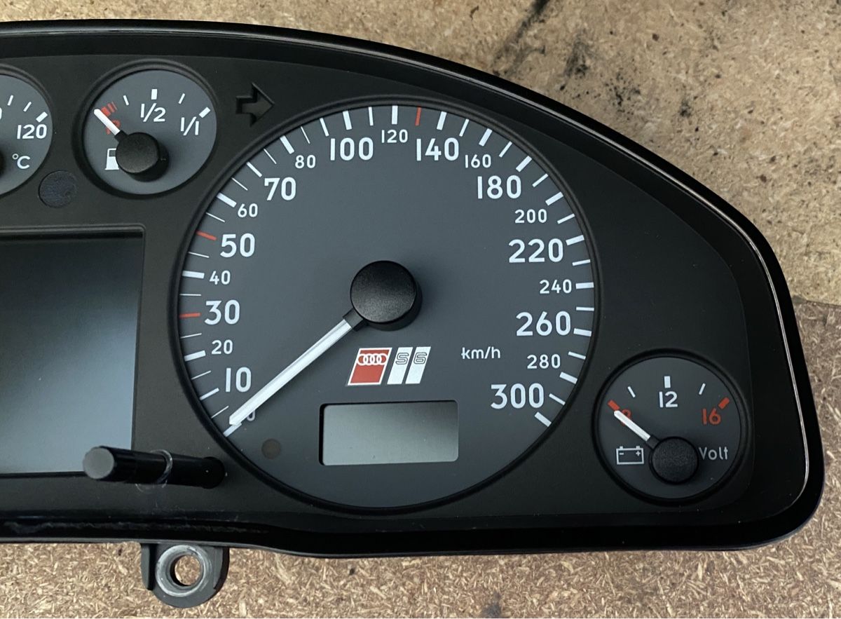 Audi Alle Autoersatzteile: Audi s6 c5 Tacho 4B0920933 – Gebraucht aus Beinwil am See von Mpmmechanik 2