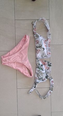 Magnifique bikini fleuri, parfait pour l'été! Taille 38