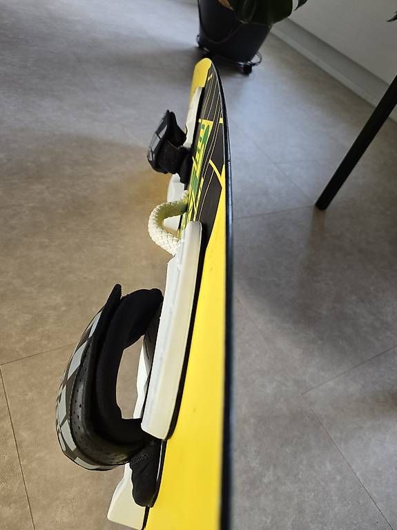 Kite: Kiteboard mit Bindung – D'occasion à Herisau par RaffiHausi 1