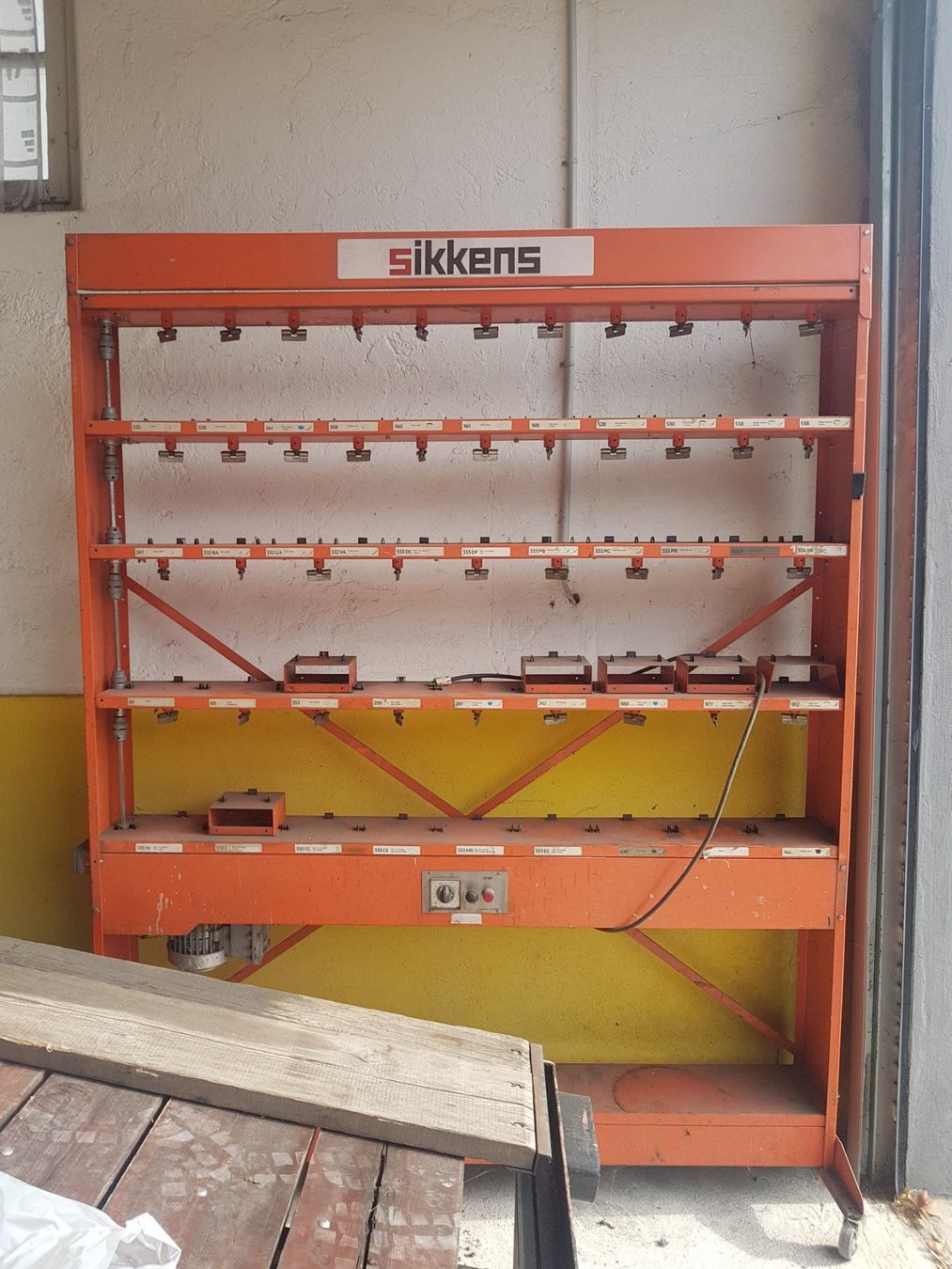 Tutte le macchine: SIKKENS Mischbank/Mischrampe – Usato da Marbach SG venduto da Pinnie62