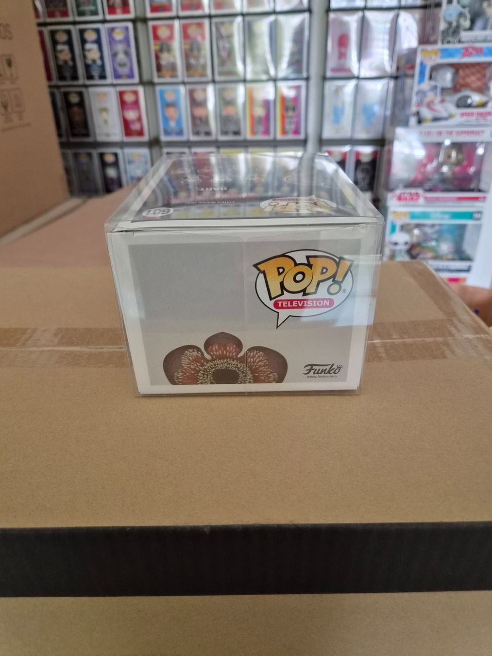 Funko Statuette: Funko Pop Dart #601 – Stranger Things Chase Edition – Nuovo e nell'imballaggio originale da Sisseln AG venduto da schenk-figuren 4