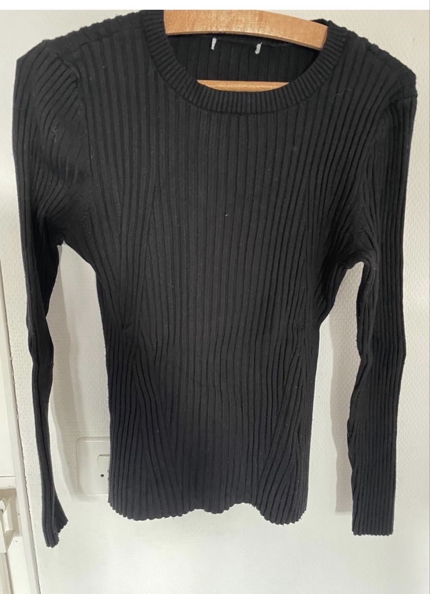 Maglioni & Felpe: PULLOVER GRÖSSE M – Usato da Dübendorf venduto da ali_g7p8