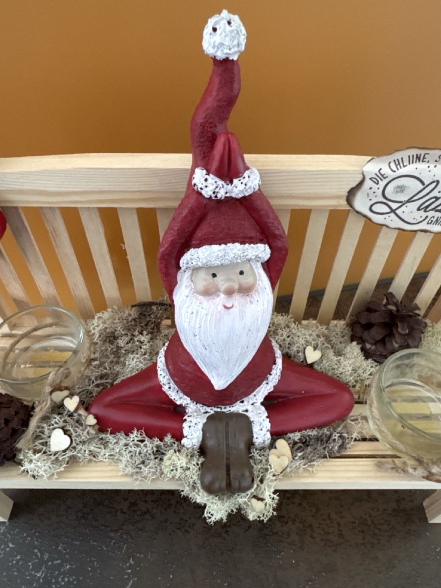 Tutte le decorazioni: Yoga Samichlaus auf Holz Bank. – Usato da Biberist venduto da Bsetzistei11 3