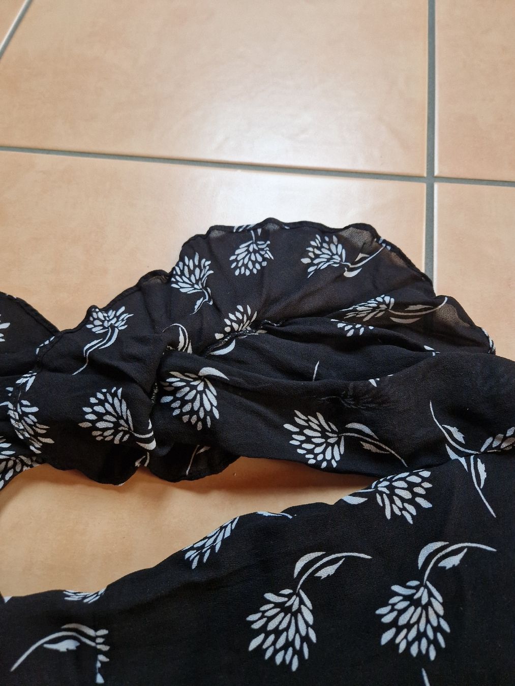 Hallhuber Kleider: Hallhuber Kleid Rüschen 42 – Gebraucht aus Lichtensteig von Cocabana_16 2