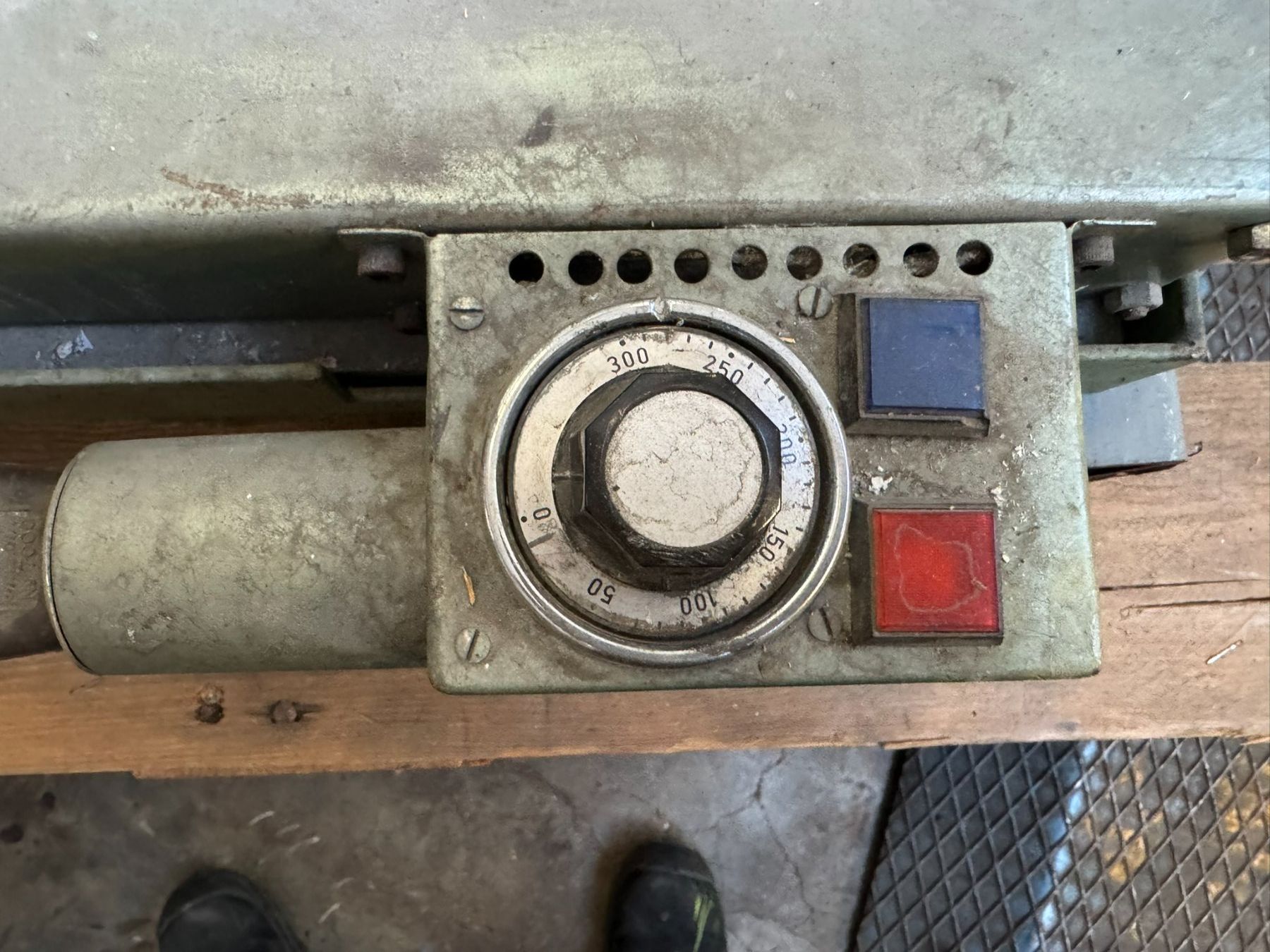 Plateaux: Heizplatte / Wärmplatte Industrie gebraucht – D'occasion à Egliswil par Raser76 1
