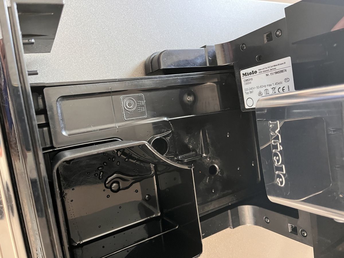 Miele Macchine per caffè & Macchine per espresso: Miele Kaffeevollautomat CM 5310 Silence – Usato da Oberägeri venduto da fam_k5sf 5