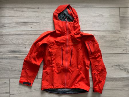 Arc'teryx Alpha SV Hardshell (Herren, Grösse M)