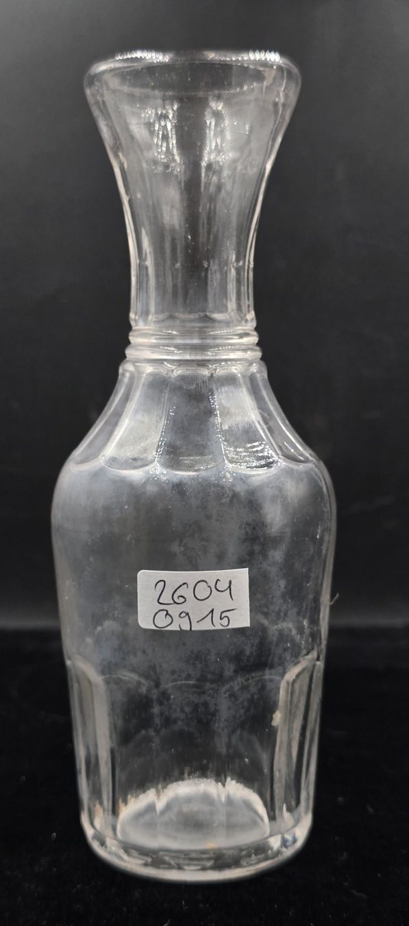 Karaffen: Antike Weinkaraffe Glas geschliffen – Gebraucht aus Rorschacherberg von snOOpydOg11