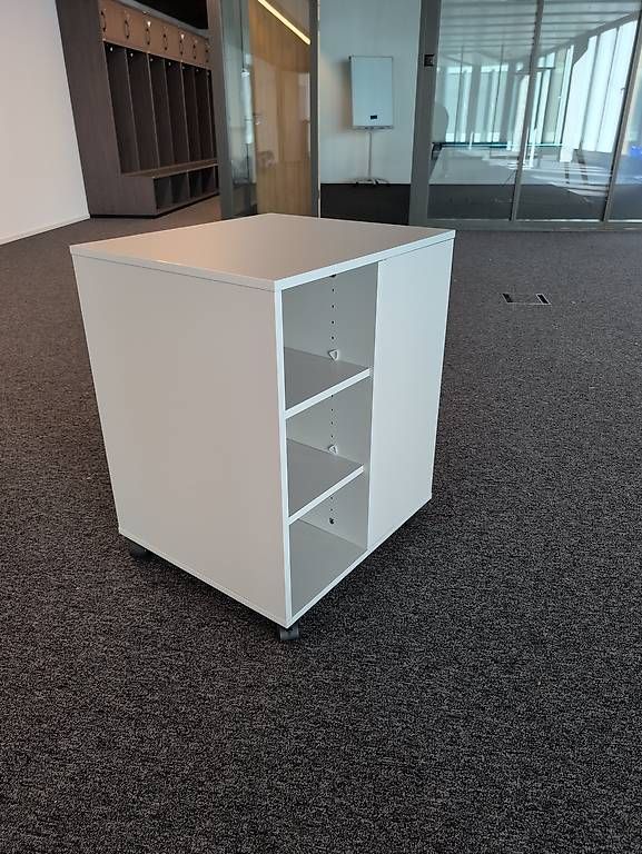 Étagères: Durable Multifunktionswagen – Neuf avec emballage d'origine à Zürich par Neil.H 2