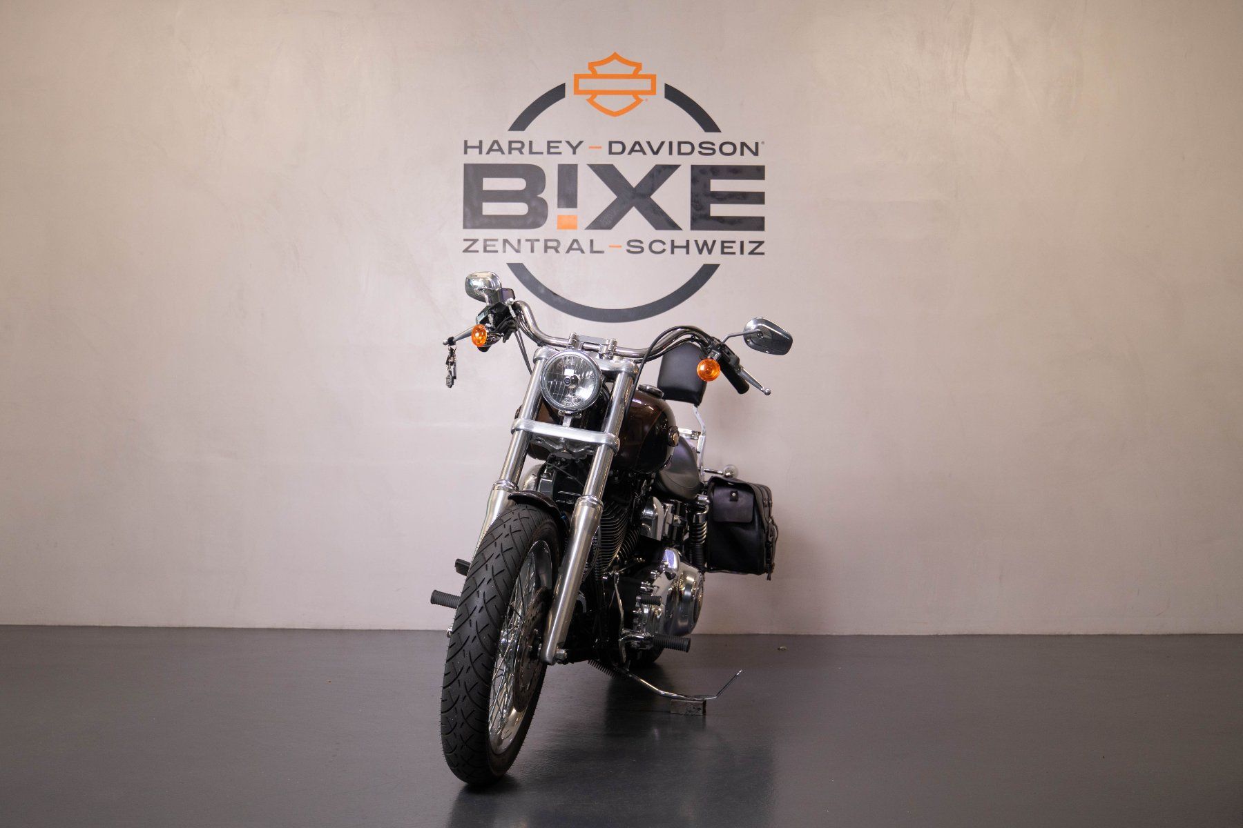 Harley-Davidson Chopper: Harley-Davidson Dyna Super Glide Custom FXDC Anniversary – Gebraucht aus Hünenberg von Maxim369 1