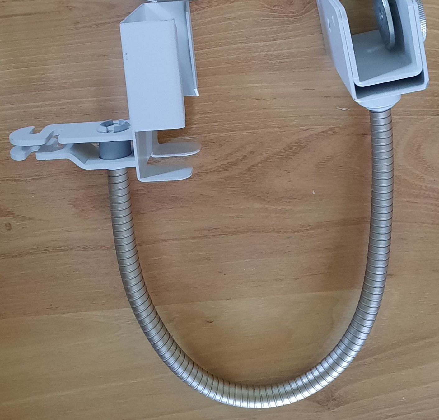 Supporti a parete: Bedienteilhalter inkl. Montageklammer – Usato da Seuzach venduto da VT-Collections2 5