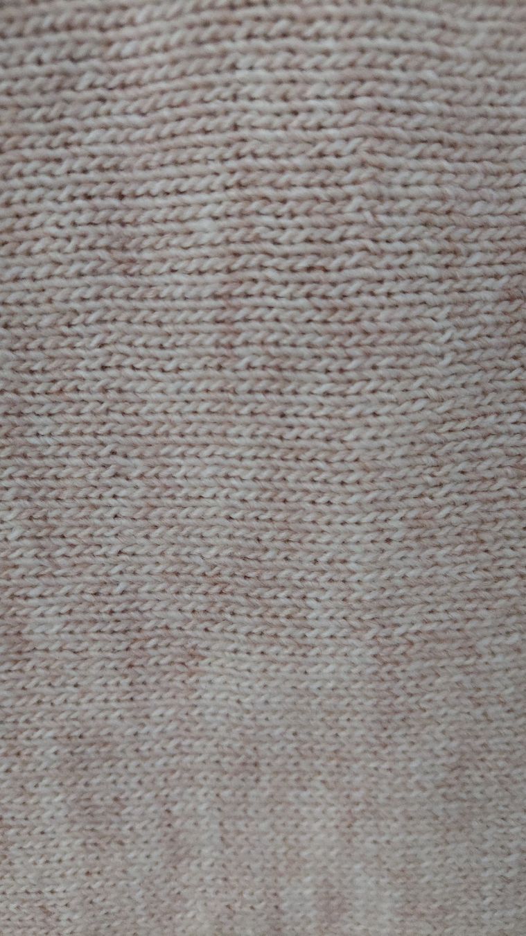 Giacche: Beige Strickponcho mit Lederdetails  – Usato da Gwatt (Thun) venduto da Letzte-Chance 5