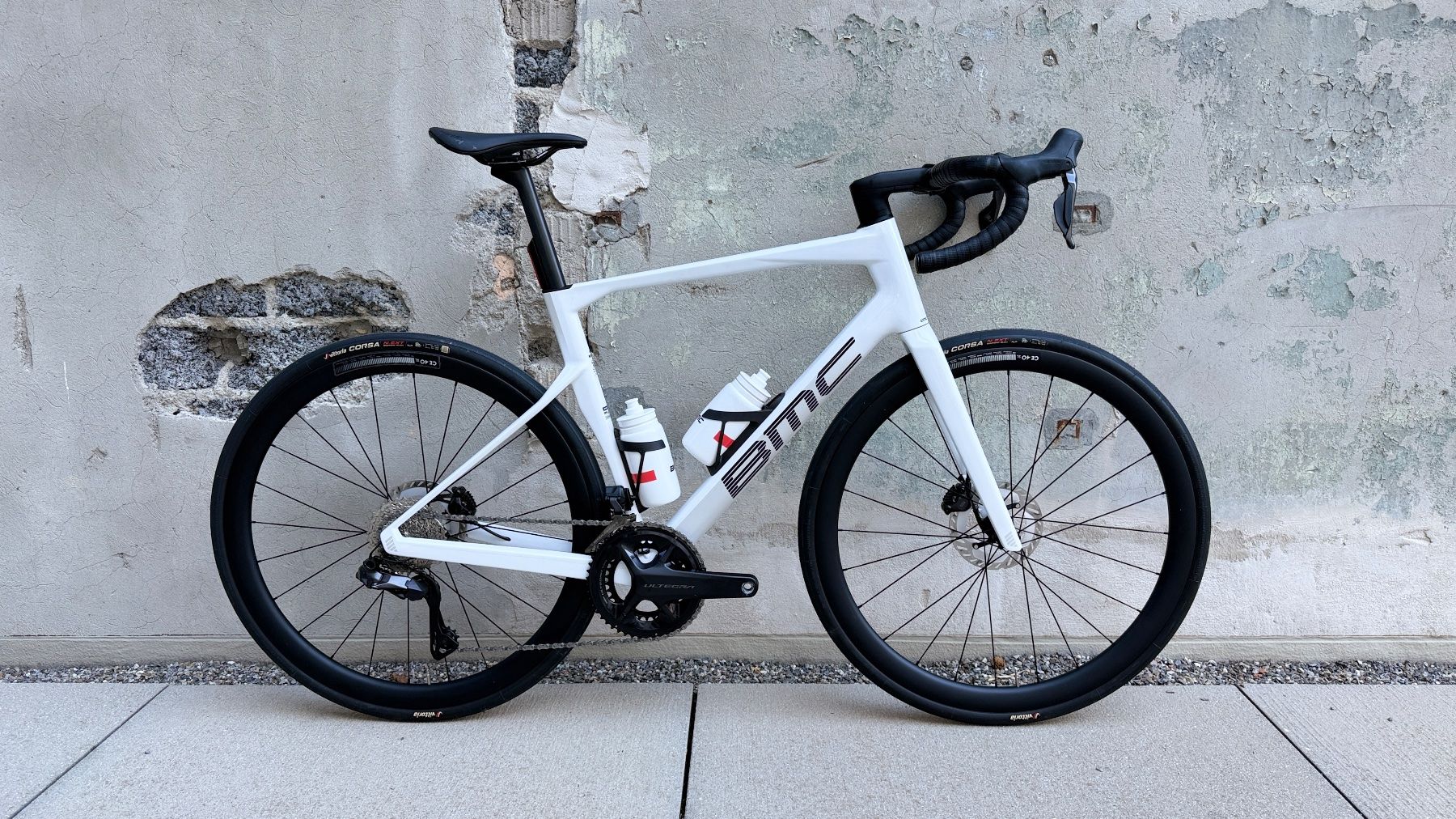 BMC Vélos: BMC Roadmachine 01 FOUR Metallic White 56cm – D'occasion à Stettlen par Drift.Bike.Shop.Bern