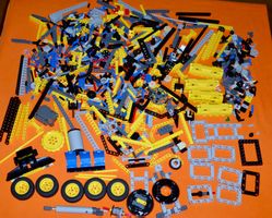 Lego/ 1,1 Kilo  Technik Teile. Vorwiegend aus Set 42108
