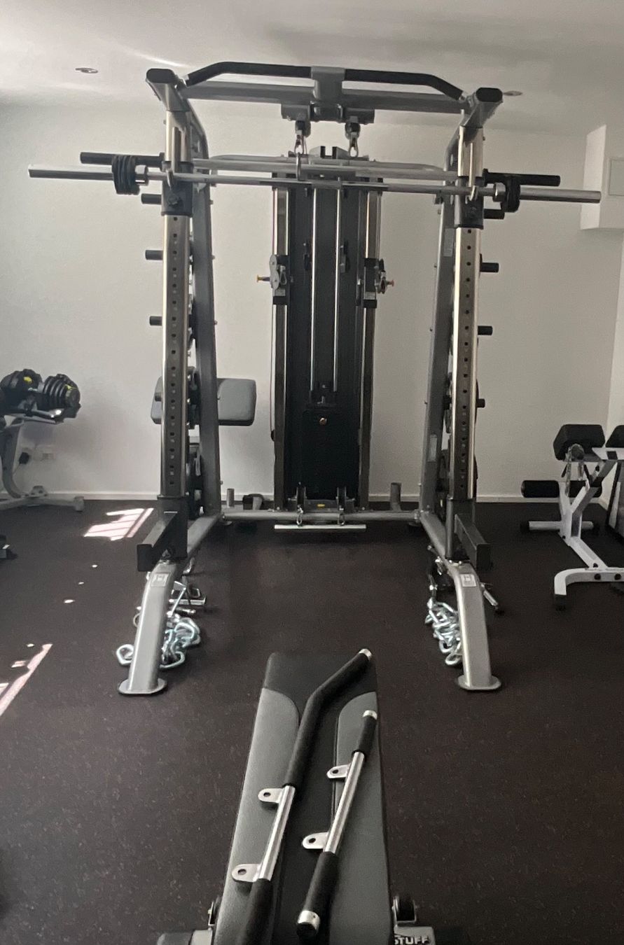 Hometrainer: TuffStuff Rack/Half Cage + Smith Machine + Kabelzug – Usato da Koblenz venduto da volkiland_5765