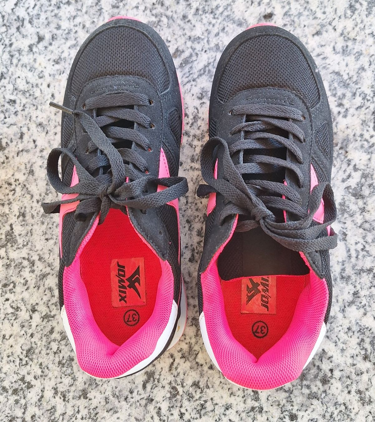 Scarpe da donna: Damen Sneakers, schwarz/pink, Gr. 37 – Usato da Herisau venduto da Toscanini_w 1