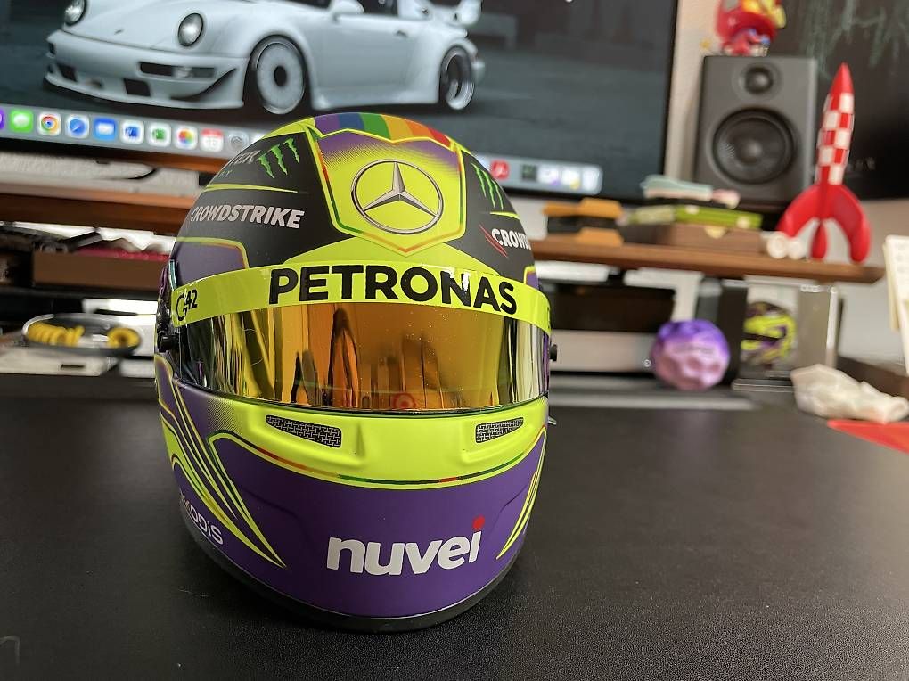 Voitures modèles: LEWIS HAMILTON 2023 MINI BELL HELM REPLICA 1:2 – D'occasion à Goldach par Silversphere 3