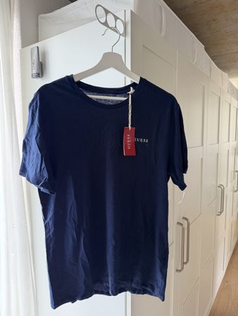Guess T-Shirt Dunkelblau