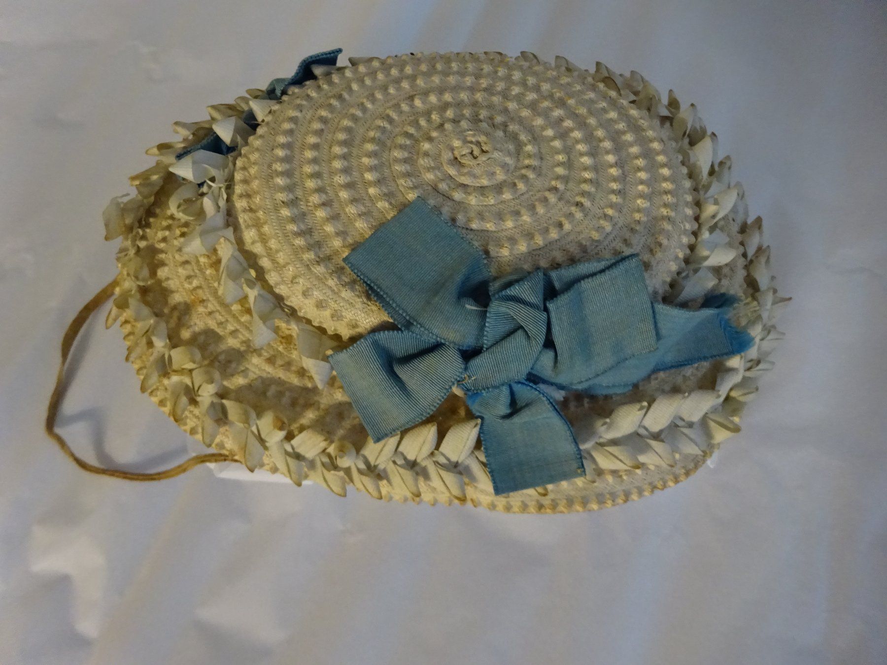 Costumi: Biedermeier Haube Tracht – Usato da Esslingen venduto da eintagammeer 1