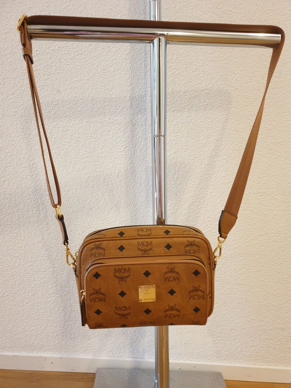 Mcm Borse da donna: MCM Umhängetasche – Usato da Stallikon venduto da lh-beba82-85