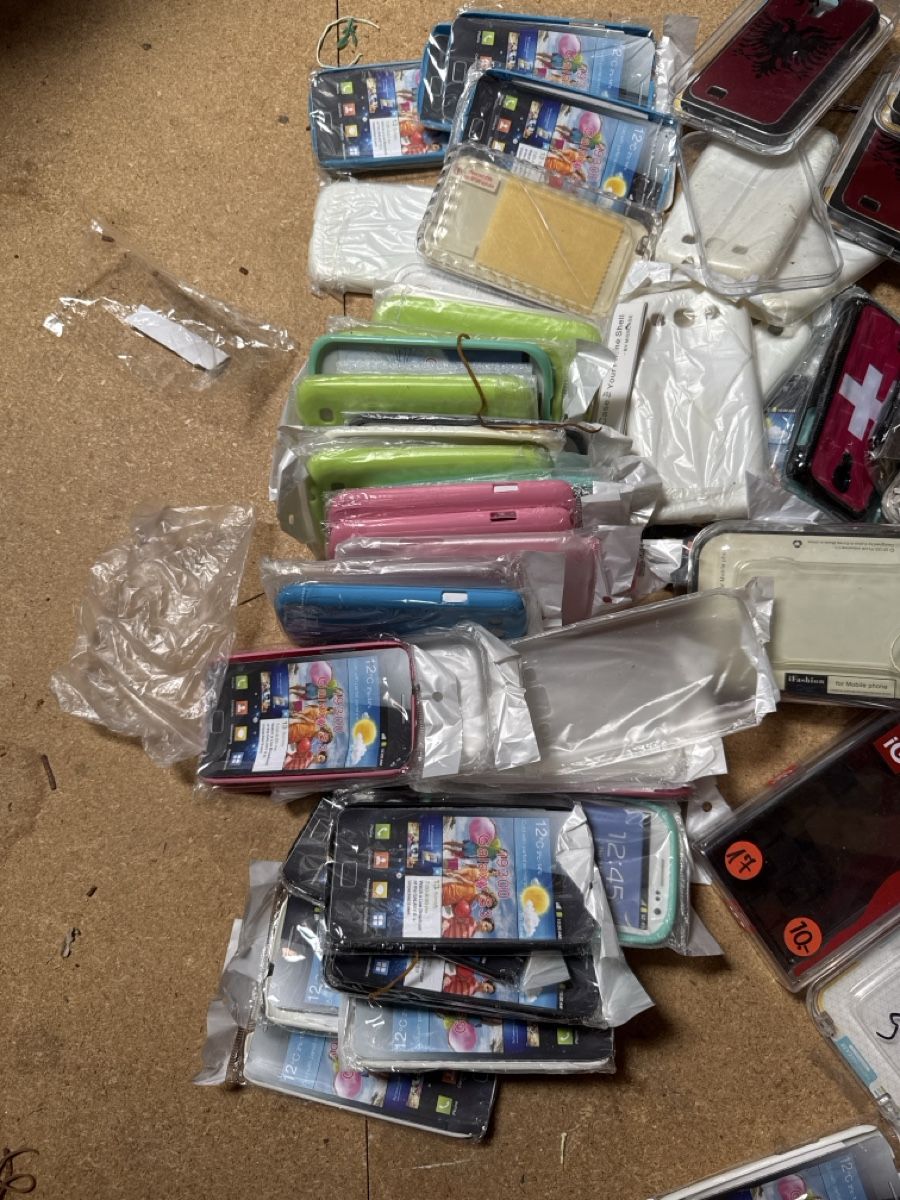 Covers & Schutzfolien: Restposten 3 Samsung verschiedene hülle – Neu und originalverpackt aus winterthur von ds09061 1