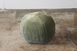 2 Stück VELVET Sitzpuffs Salbeigrün | 50x40 cm