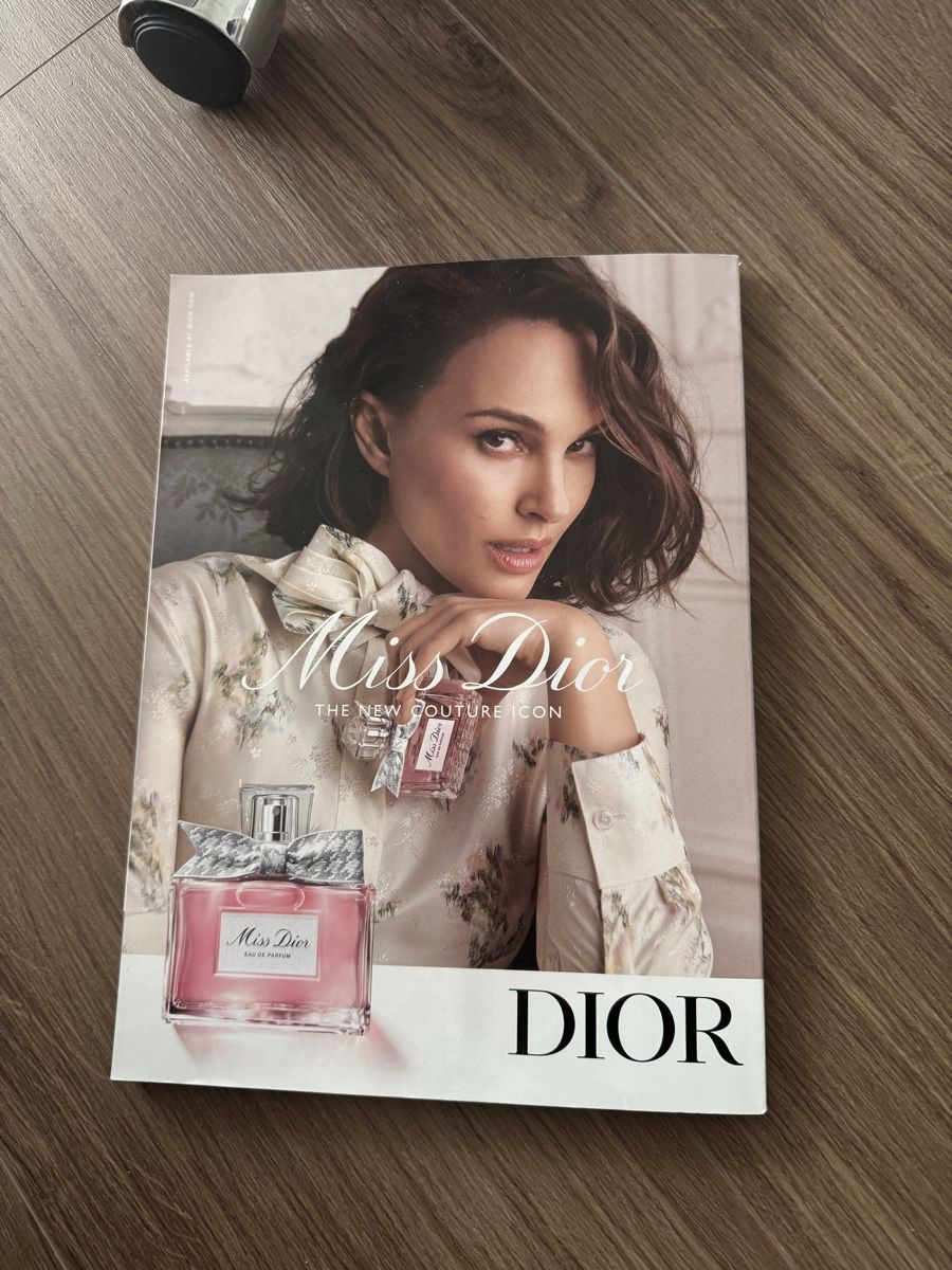 Zeitschriften & Magazine: British Vogue - 10.2026 – Gebraucht aus Suhr von Snickers333 1
