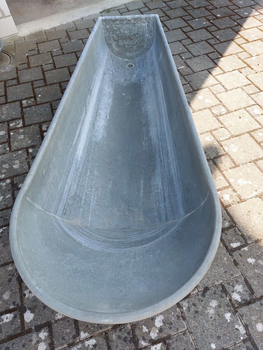 Badewannen: Alte Badewanne – Gebraucht aus Schönholzerswilen von Flipino