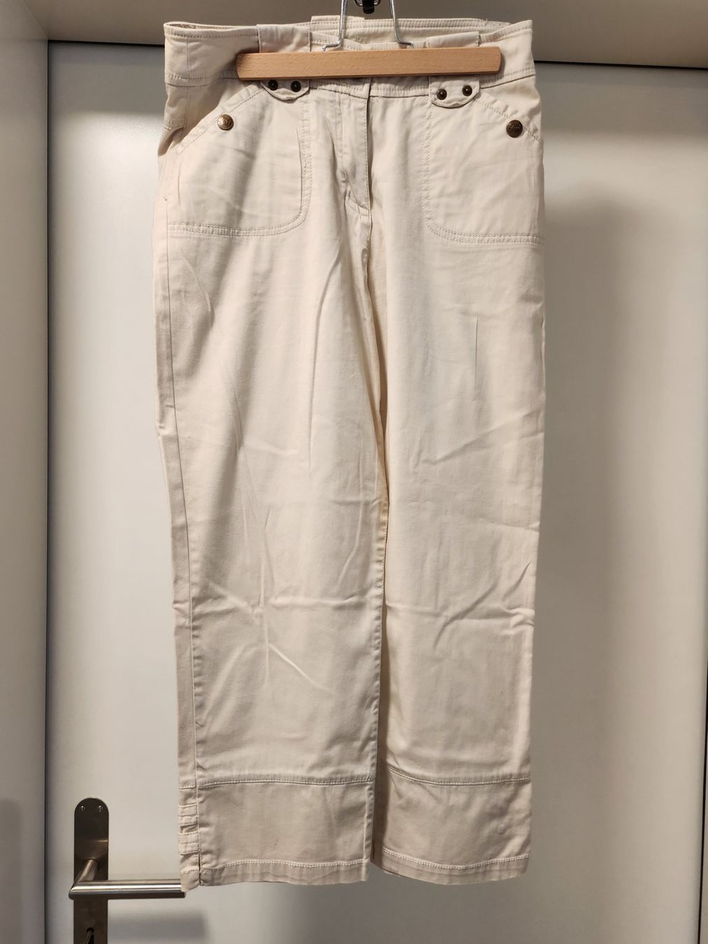 Pantaloni: Damen Sommerhose beige Gr. 36, v. Cheer – Usato da Nebikon venduto da zesette