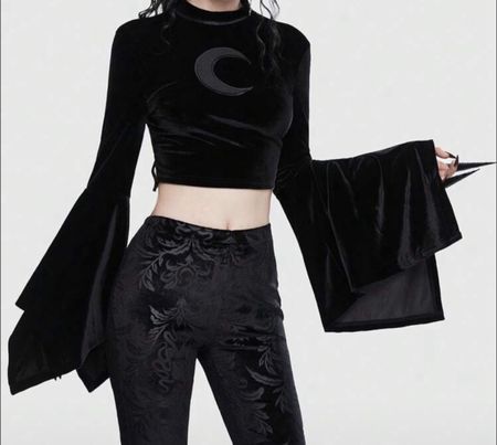 Witchy Langarmshirt mit Glockenärmeln, Gr. S/M