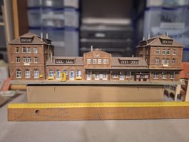Grosses Modellbahn Häuser, Bahnhof usw. Konvolut ab 1.- 