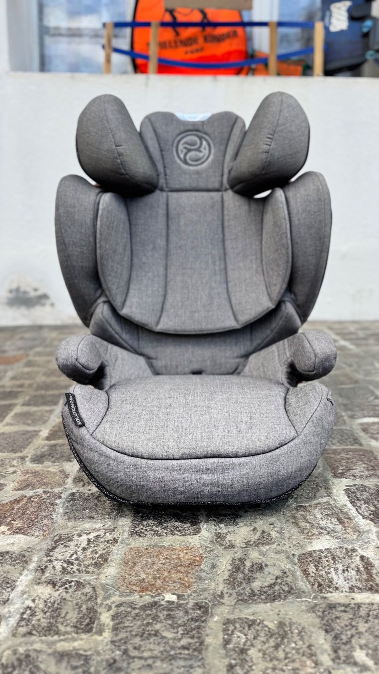 Cybex Sièges auto: CYBEX Solution Z-Fix Plus Kindersitz Isofix 15-36kg – D'occasion à Ettingen par francescomonteleone