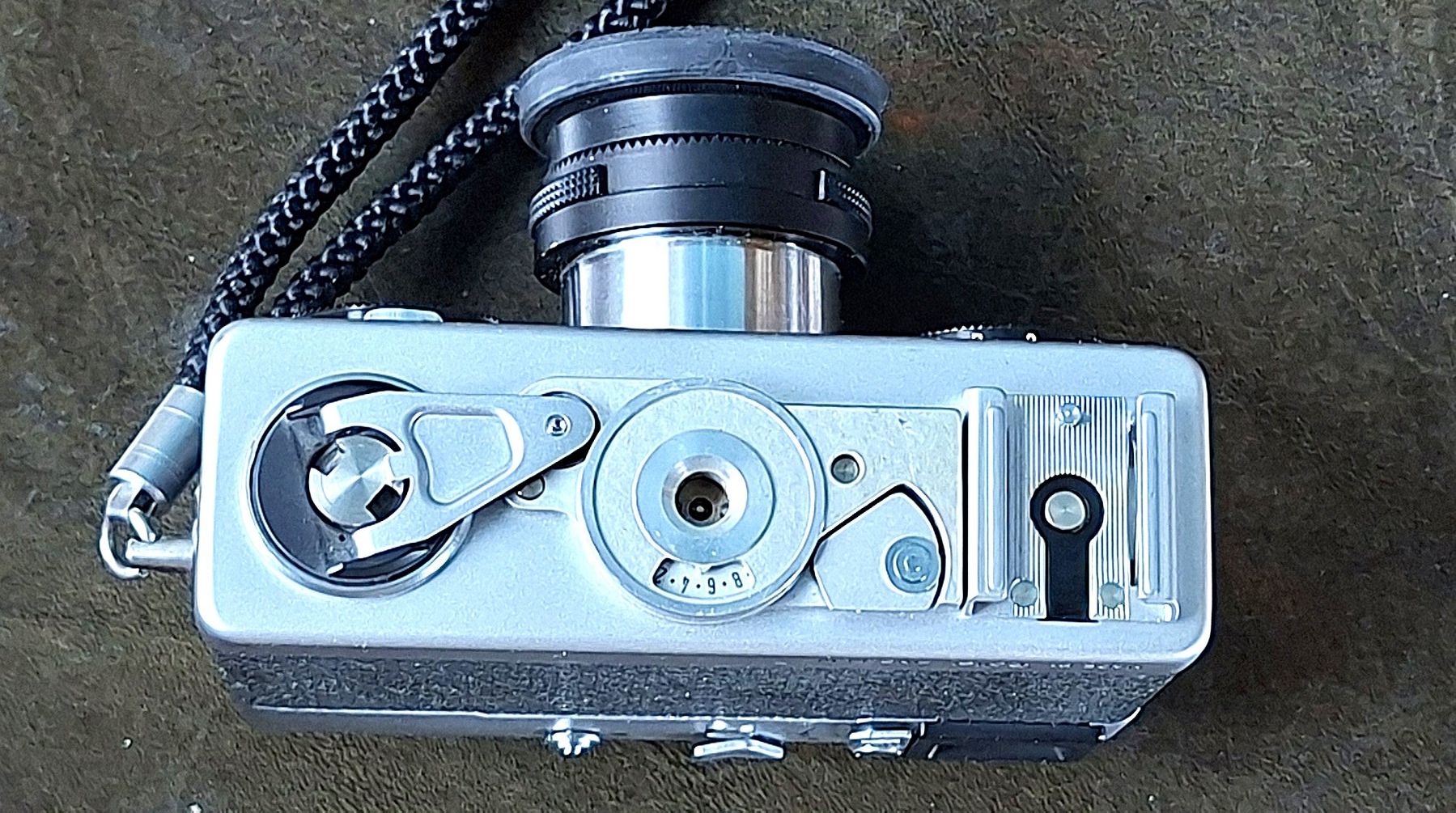 Rollei Fotocamera: Fotokamera Rollei 35 SE - ein Bijou – Usato da Bitsch venduto da andart 2