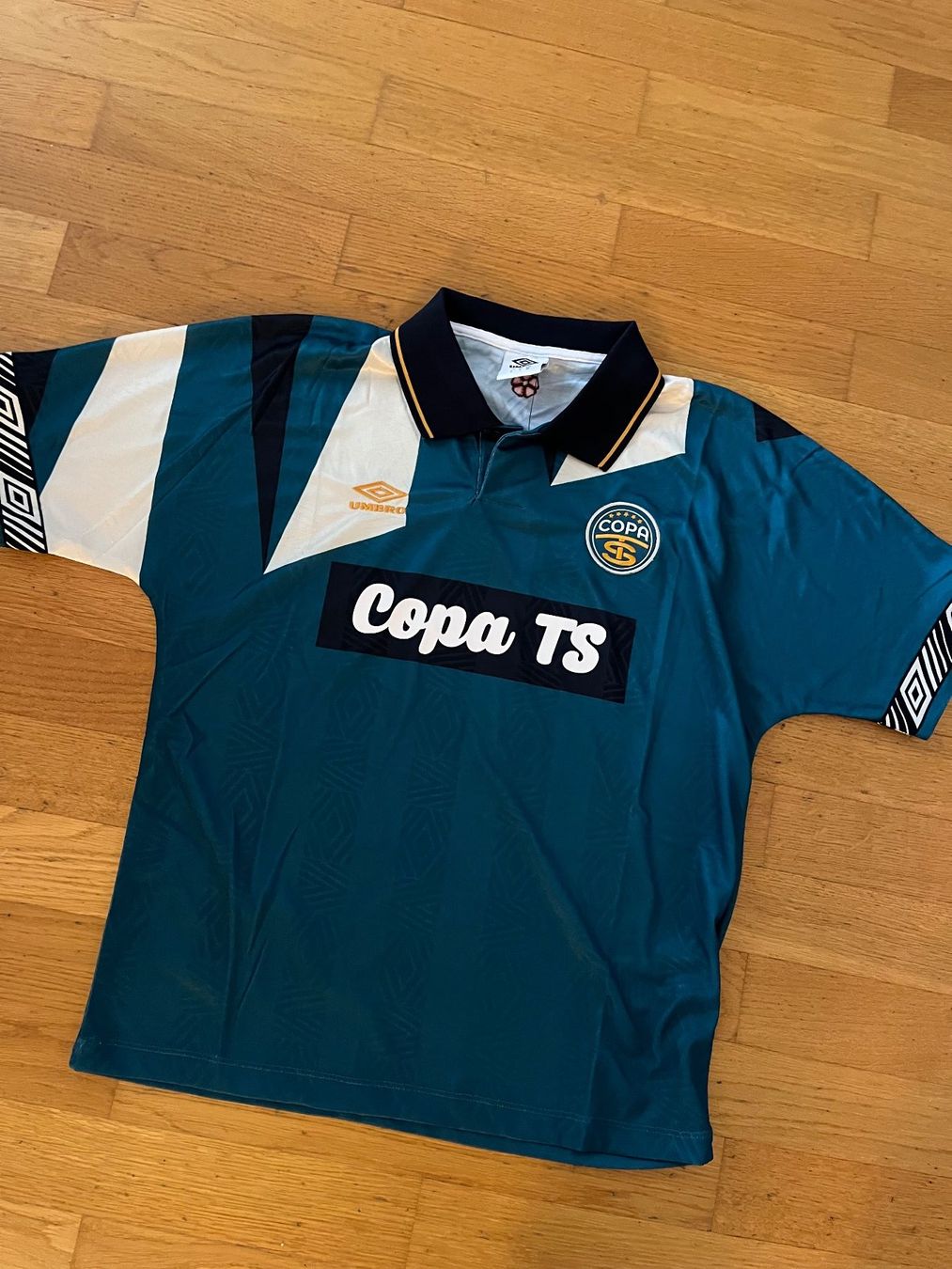 Umbro Canottiere & Pantaloni: COPA TS x Umbro Trikot – Nuovo e nell'imballaggio originale da Baden venduto da ran_jh7t 2