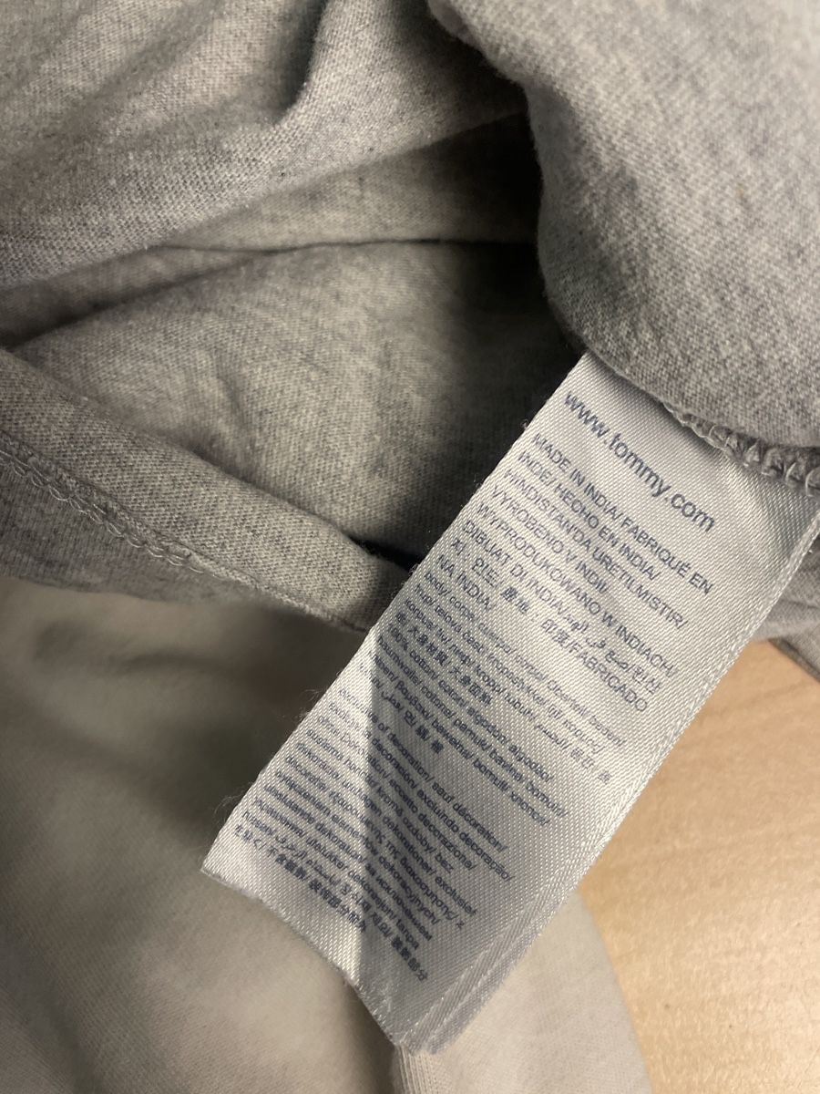 Tommy Hilfiger Maglioni & Felpe: 3 coole Tommy Hilfiger Shirts Gr.128 – Usato da Obergerlafingen venduto da cabo4 3