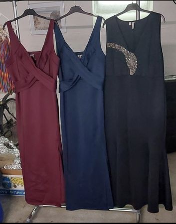 Damenkleider ( preis pro stk )
