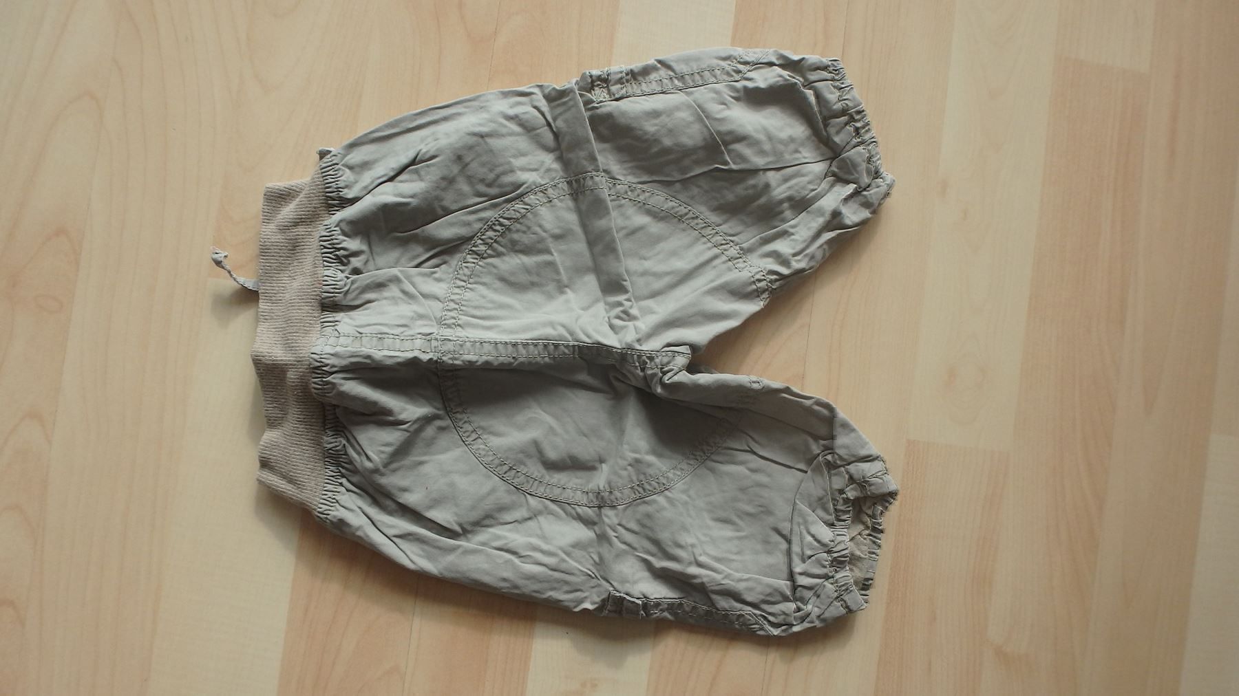 Pantaloni: beige Hose von H&M Gr 62 – Usato da Riehen venduto da India13 1